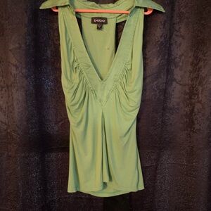 Bebe Vibrant Green Sleeveless Blouse w/ 100% SILK Collar.